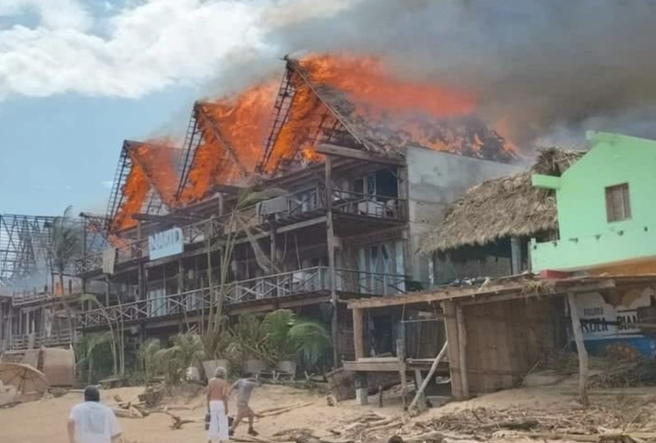 La Jornada Maya Nacional Astrid S Nchez Incendio Arrasa Con Hotel