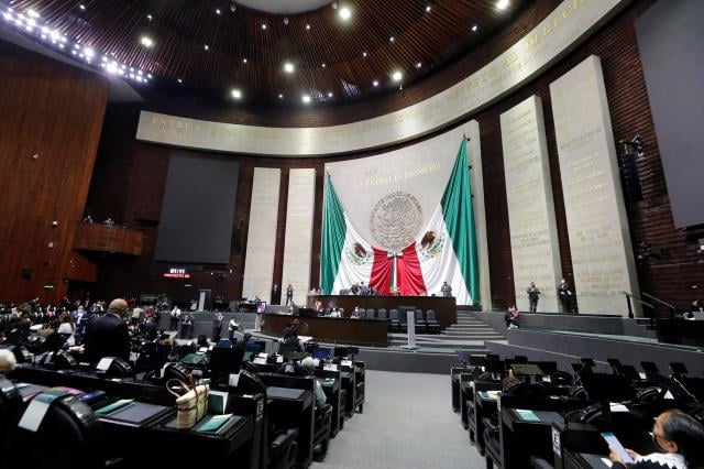 La Jornada Maya Enrique Galván Ochoa Senadores y diputados tras la