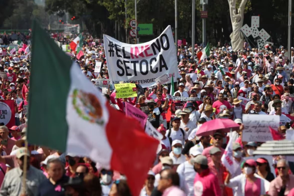 La Jornada Maya La Jornada Marea Rosa Caen Las M Scaras