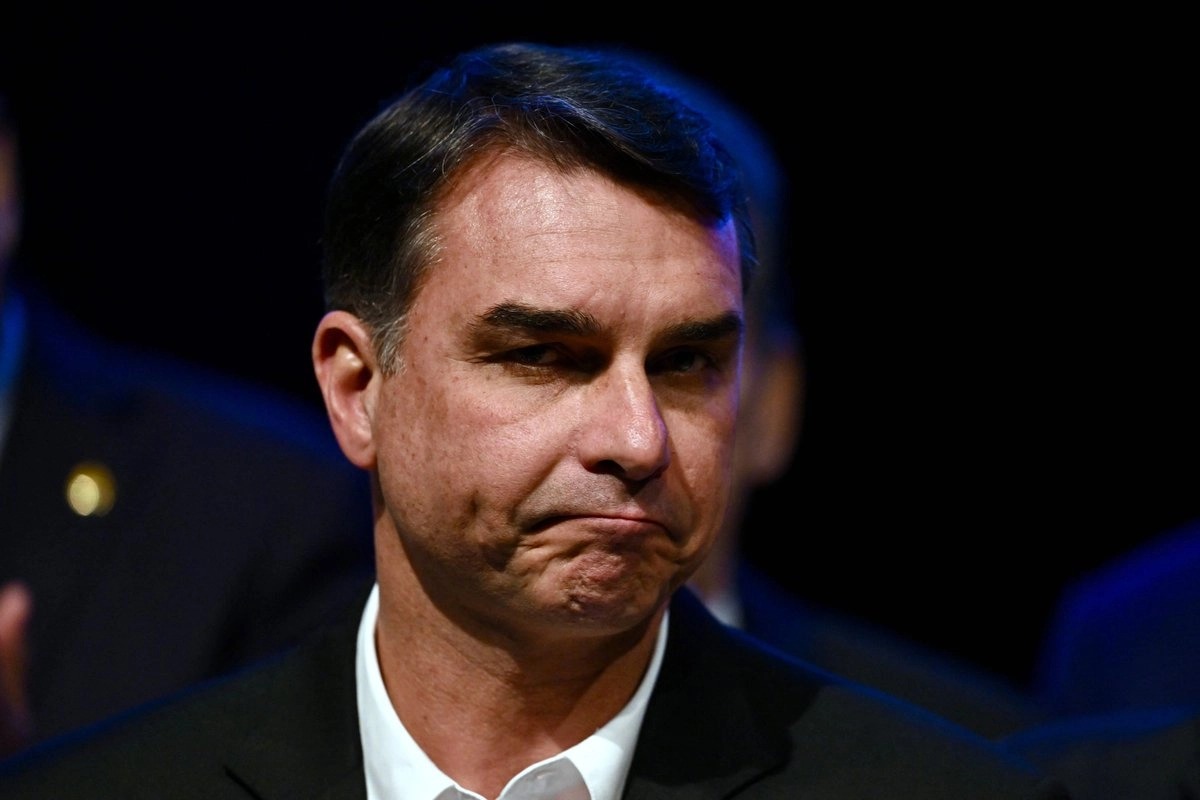 Medios de Brasil reportan que el ex candidato presidencial Flávio Bolsonaro huyó a EU