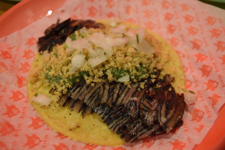 Pastor negro, el taco que une la tradición chilanga y yucateca