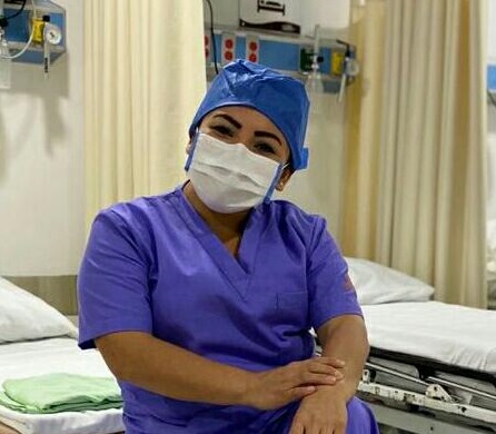 'A un año, todavía existe temor de contagiar a nuestras familias', enfermera