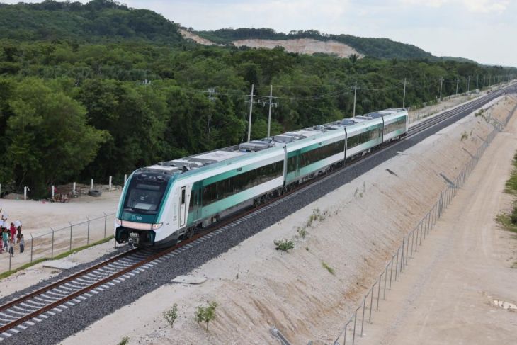 AMLO realiza primer recorrido de supervisión a bordo del Tren Maya; va rumbo a Mérida