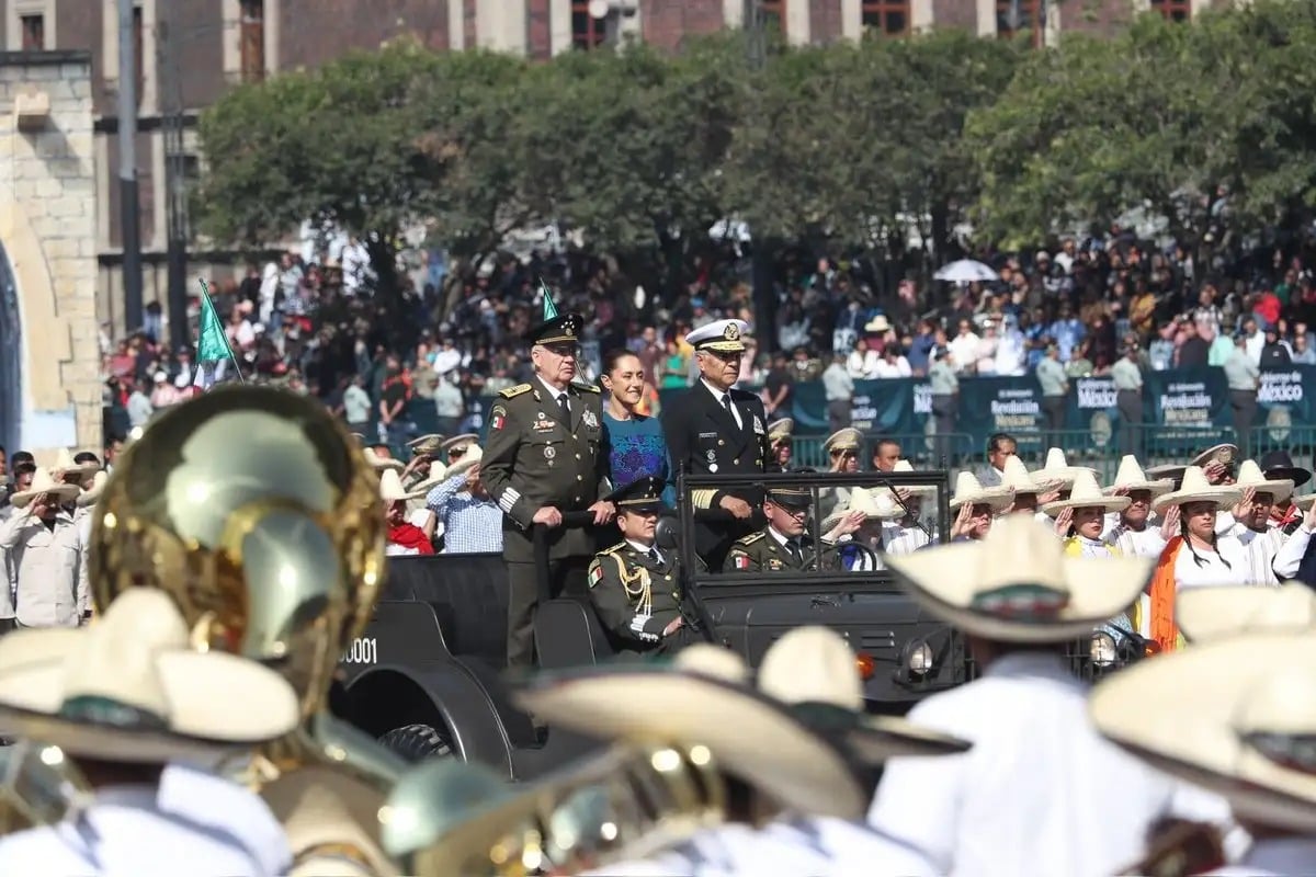 Claudia Sheinbaum encabeza desfile por el 115 aniversario de la Revolución Mexicana