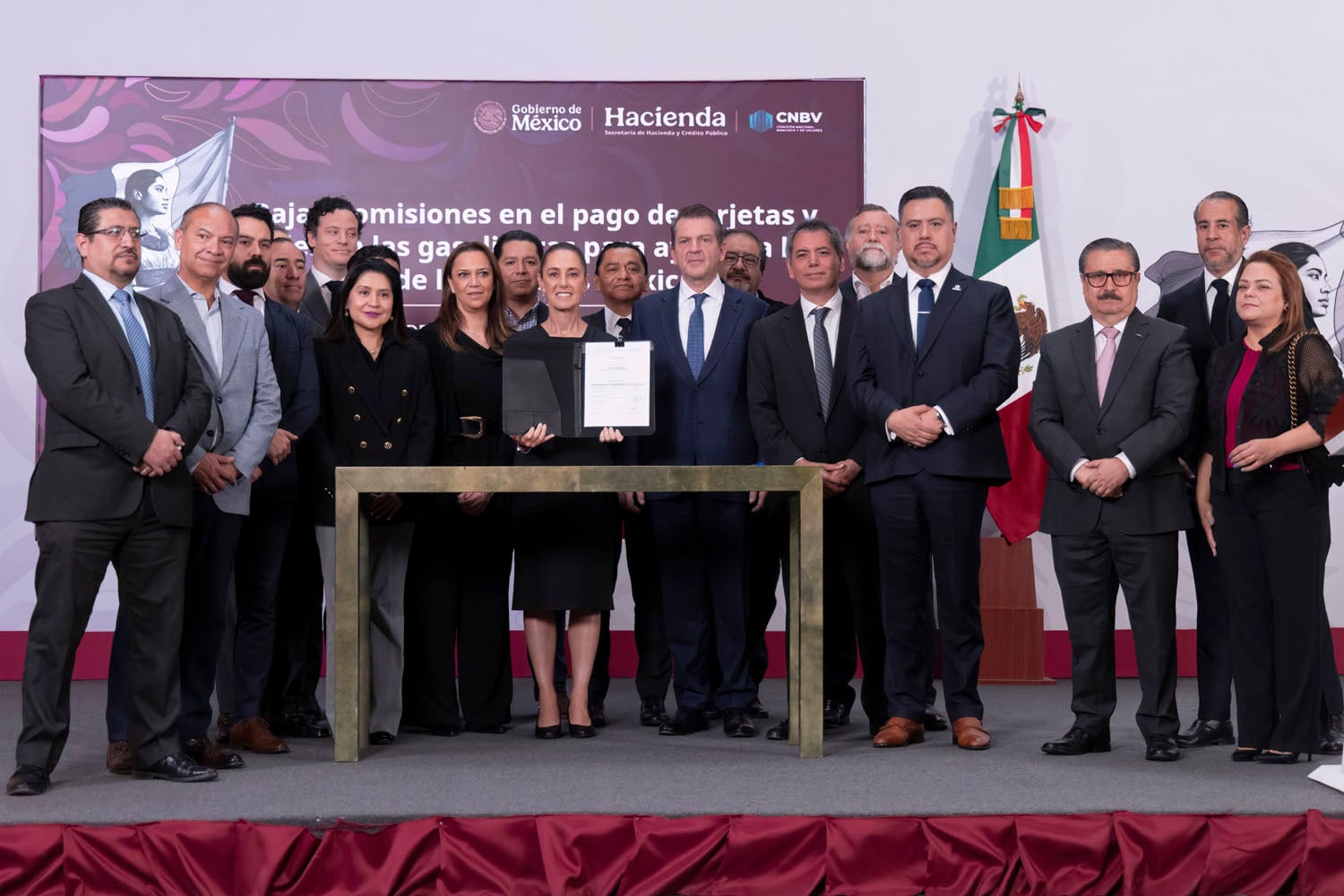 Eliminarán temporalmente cobro de comisiones por transacciones digitales a partir del 1 de mayo