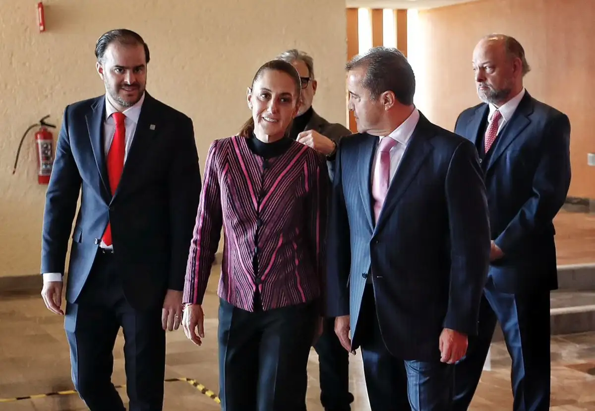 Gobierno de México no reprime, ni censura: Sheinbaum ante concesionarios de radio y TV