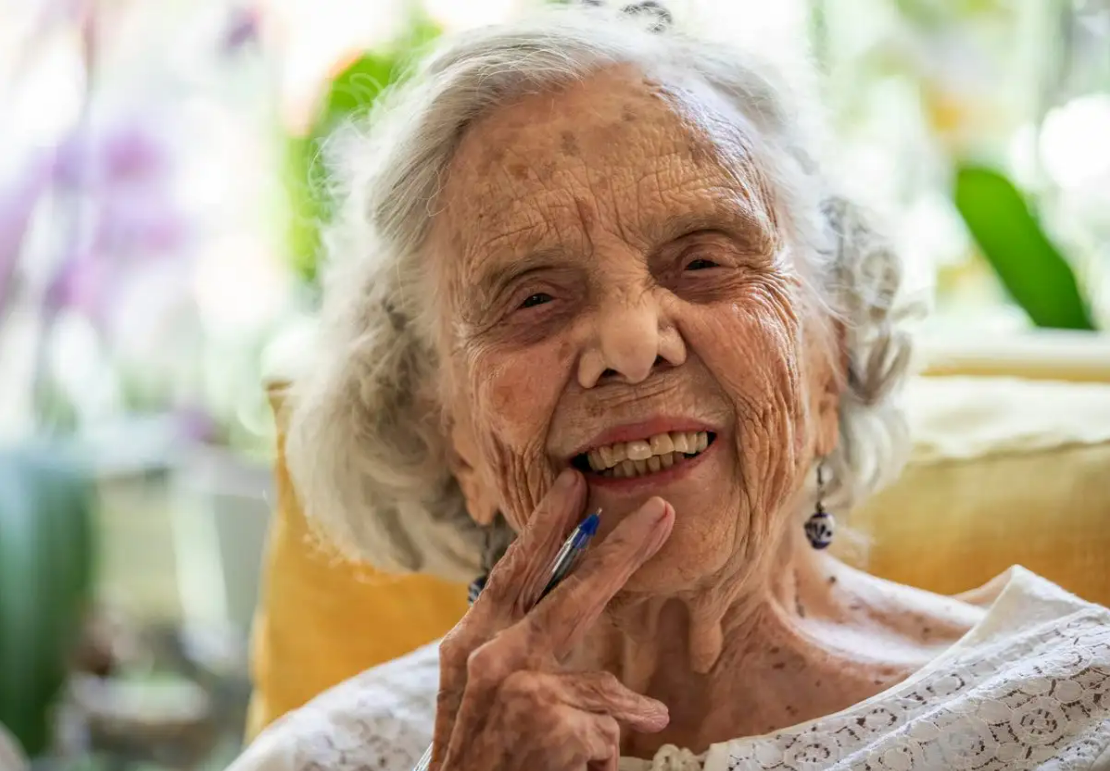 ''Escribo porque todo me conmueve''; además, ''la originalidad es sagrada'': Elena Poniatowska en entrevista