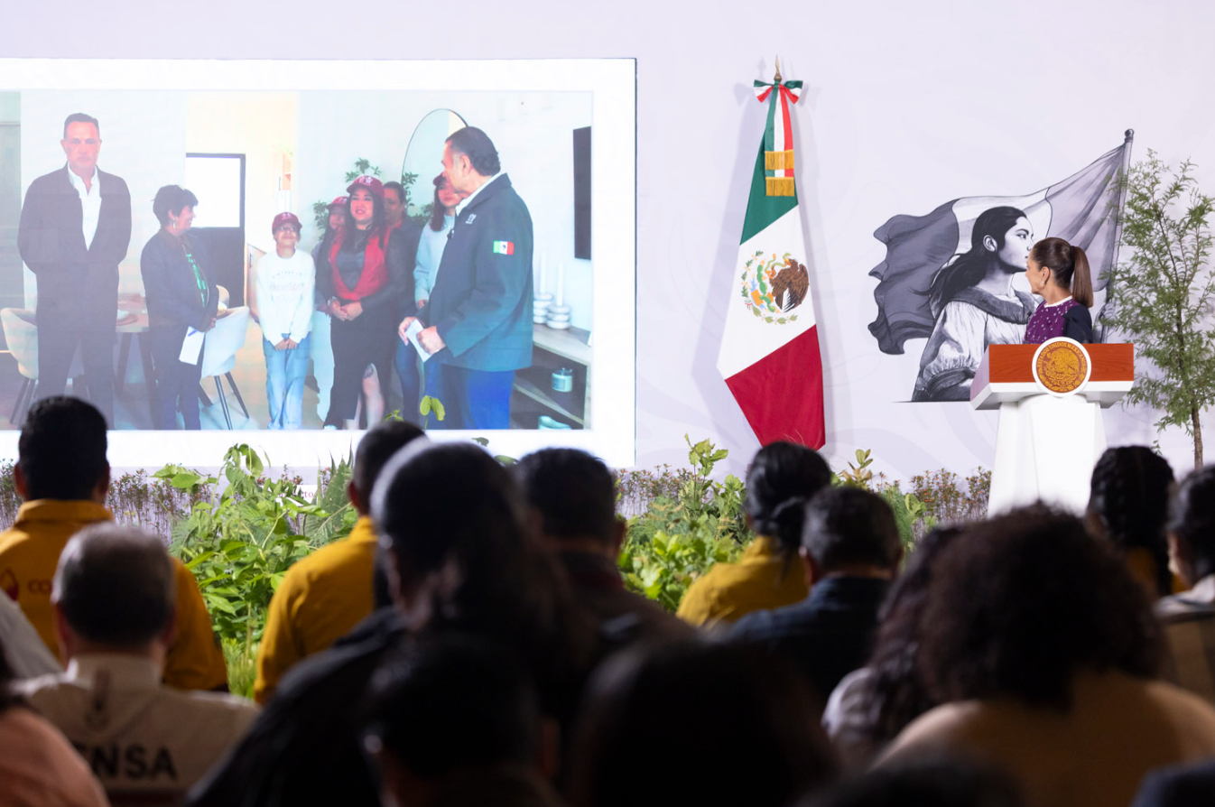 Infonavit entrega viviendas en Querétaro; la meta de construcción es de 40 mil