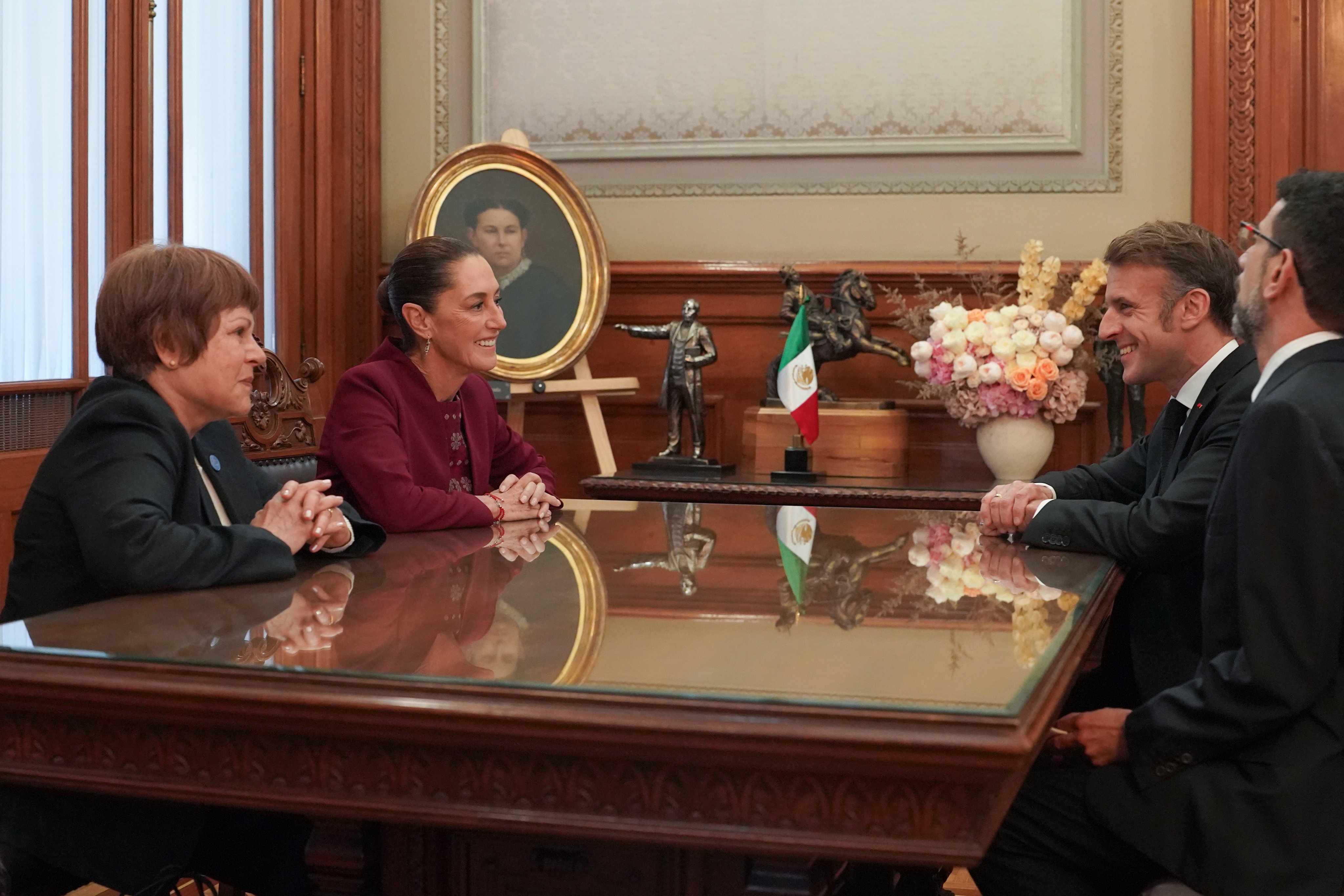 México y Francia acuerdan fortalecer la cooperación bilateral tras visita de Macron