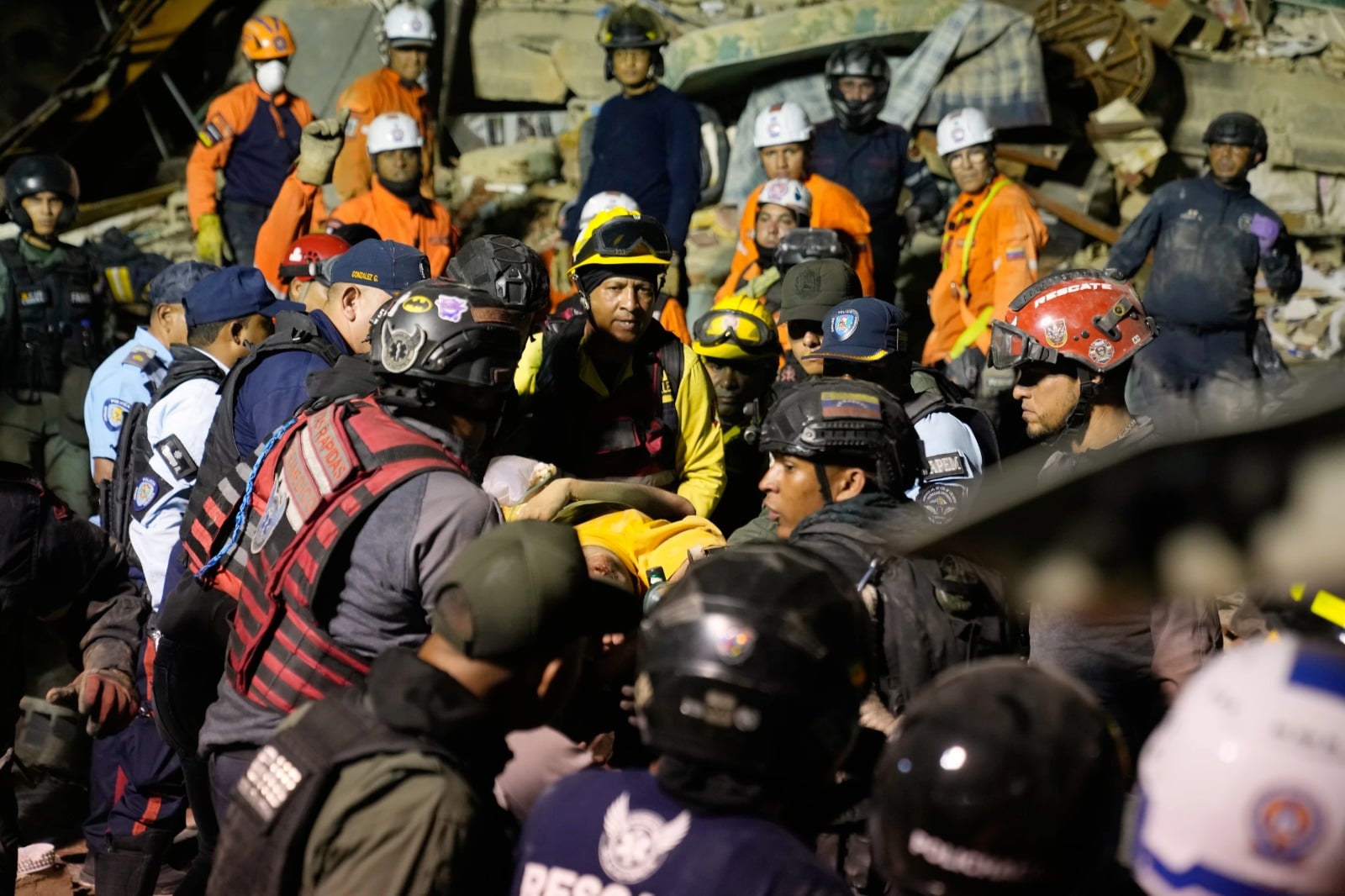Gobierno de Venezuela reporta 32 muertos y al menos 700 heridos tras terremotos de magnitud 7.1 y 7.5