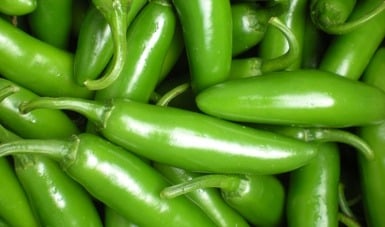 Afirman que brote de salmonela en EU está relacionado con chiles jalapeños procedentes de México