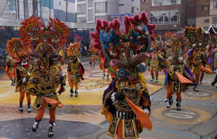 La Jornada Maya | Internacional | Ap | Vuelve el carnaval en Bolivia ...