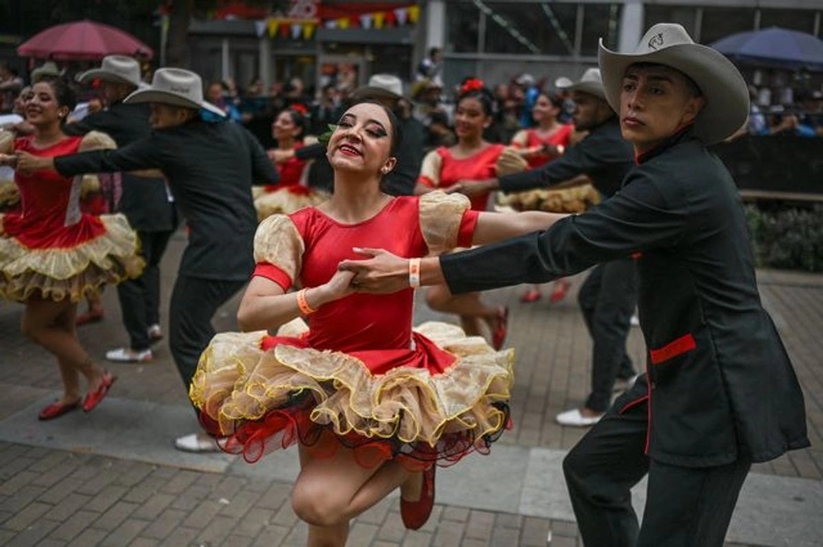 El joropo de Venezuela, mezcla de baile y música, es Patrimonio Cultural de la Humanidad