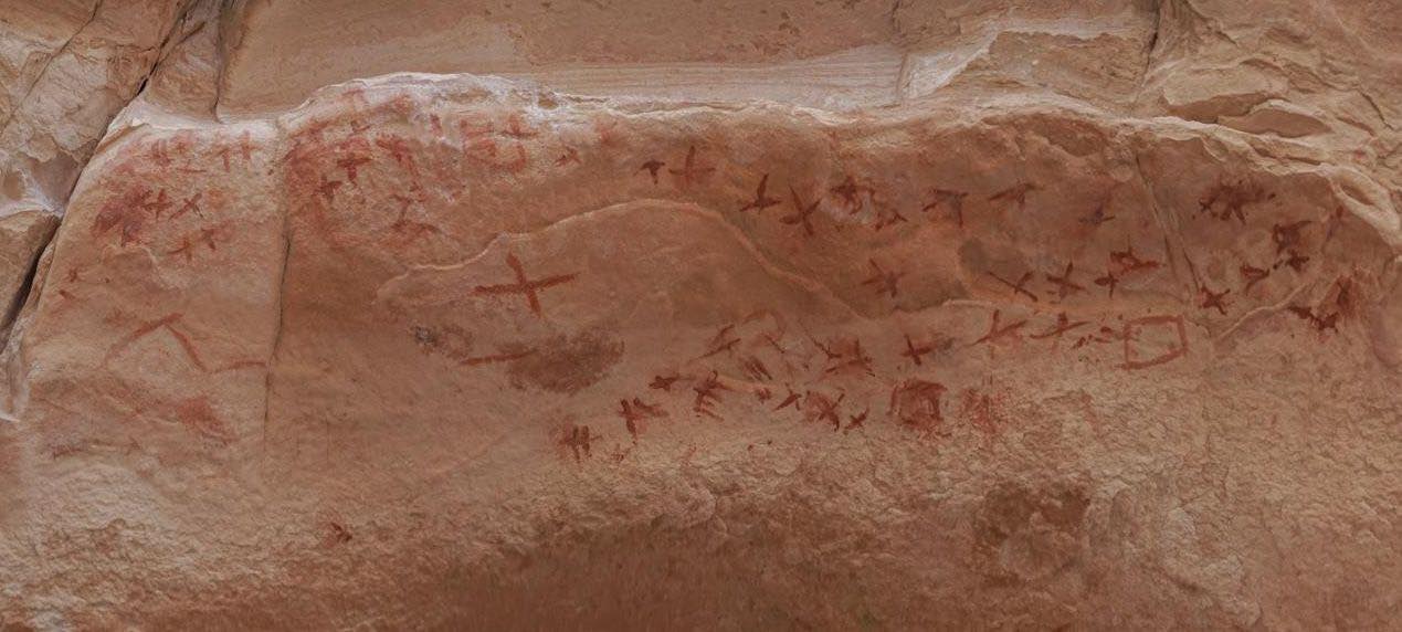 Descubren una zona prehistórica en el Sinaí con pinturas rupestres de humanos primitivos