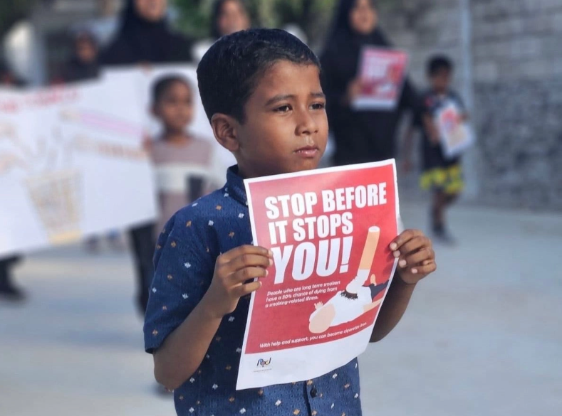 Maldivas prohíbe fumar a las personas nacidas en 2007 o en años posteriores