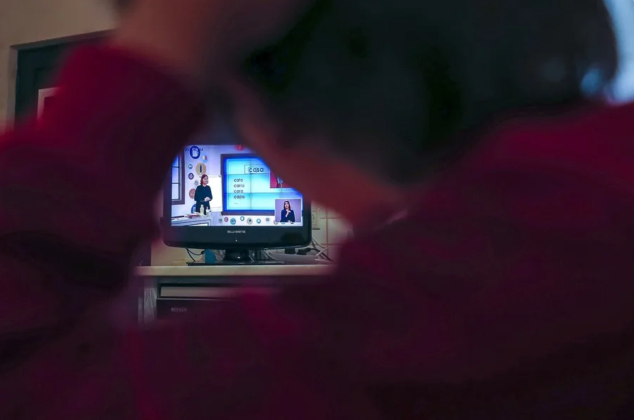 El consumo de televisión tradicional marca en 2025 un nuevo mínimo: no supera las 3 horas al día