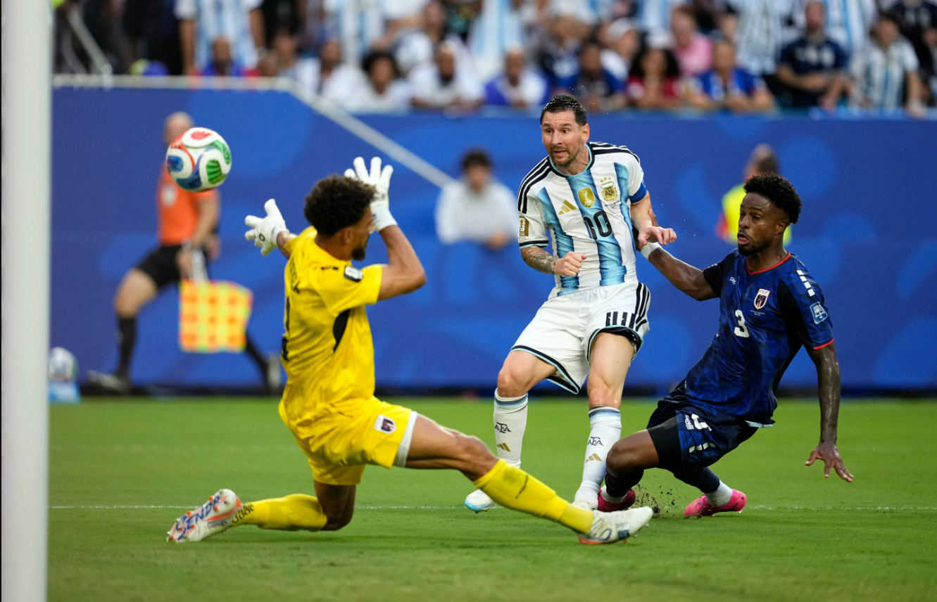 Messi y Argentina vencen a Cabo Verde por 3-2 en un emocionante partido que llegó a tiempo extra