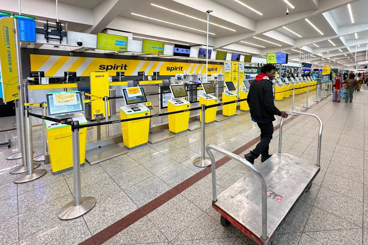 Spirit Airlines cesa operaciones por alza de combustibles; la aerolínea es la primera afectada por la guerra con Irán