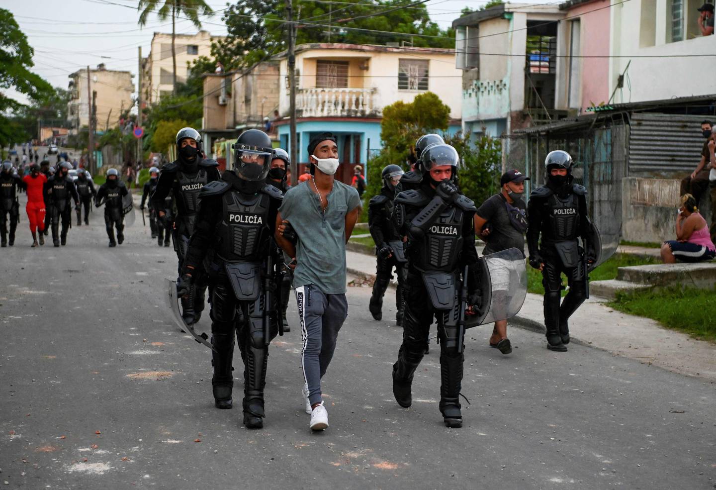 Cuba: prisión domiciliaria a detenidos en las protestas