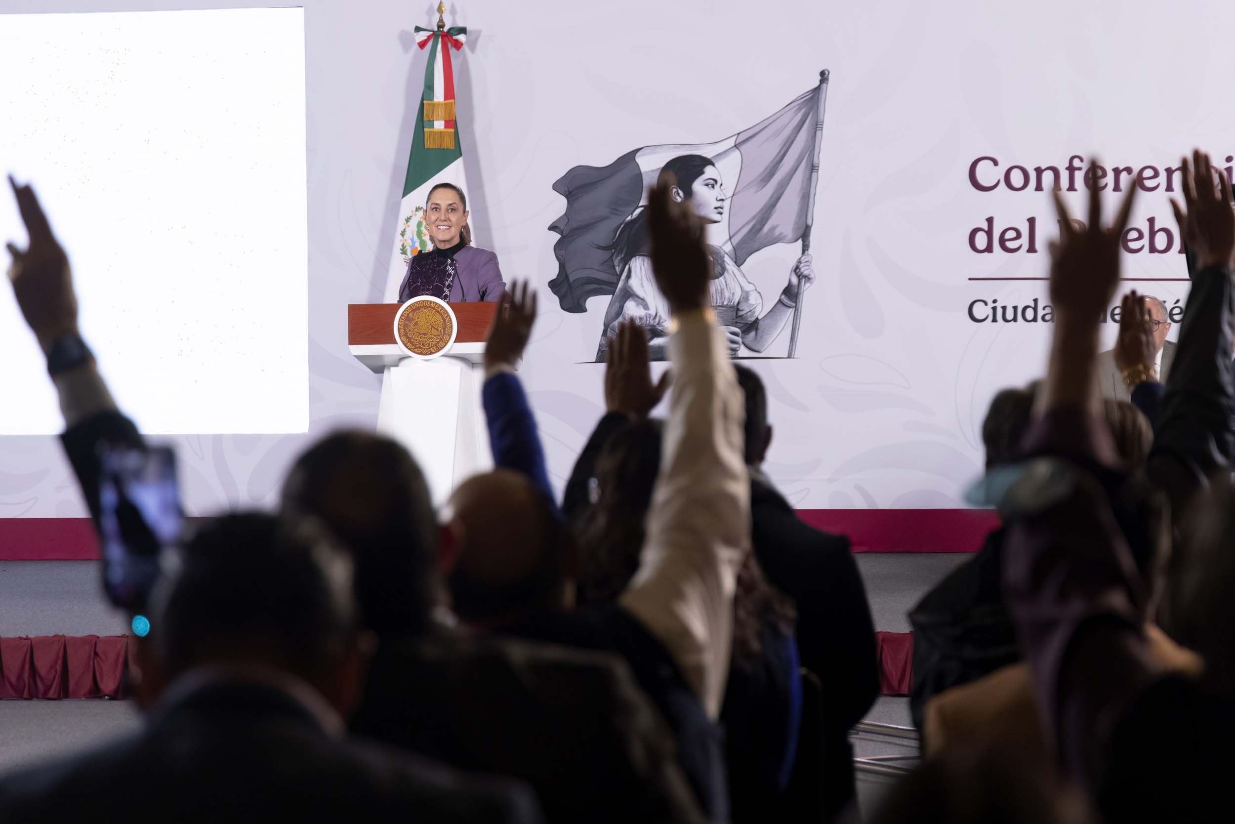 Serie documental retrata gestión y trabajo del gobierno de Sheinbaum; Epigmenio Ibarra fue asesor honorífico