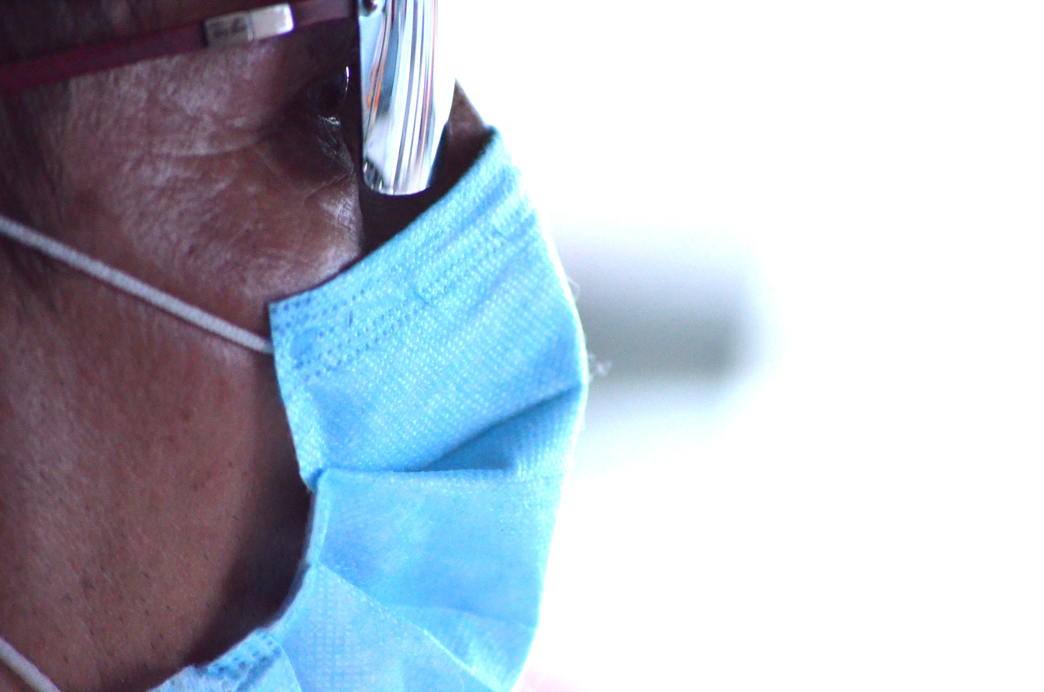 De no reducirse vida social volverá cierre de negocios y cuarentena: Sauri Vivas