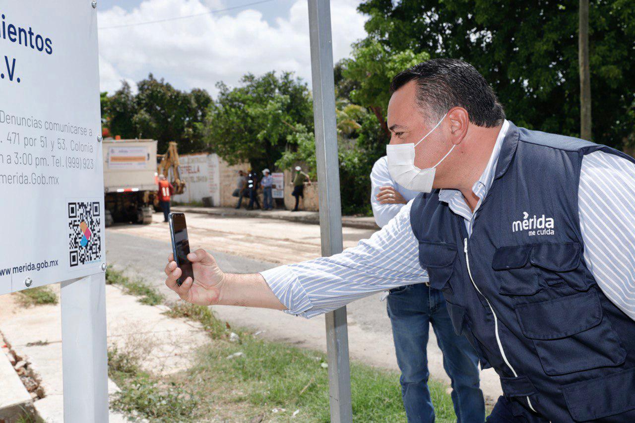 Ayuntamiento de Mérida incorpora código QR a letreros de obra pública