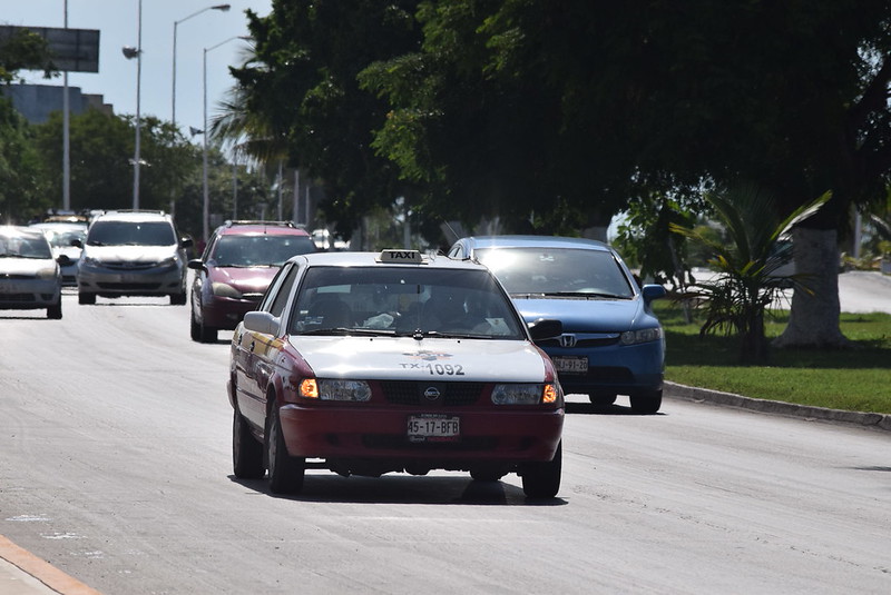 Taxistas de Campeche alertan por caída del servicio ante apps de transporte