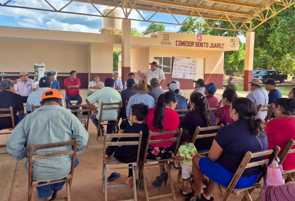 Carlos Berlín supervisa última entrega del programa Fertilizantes para el Bienestar al sur de Yucatán