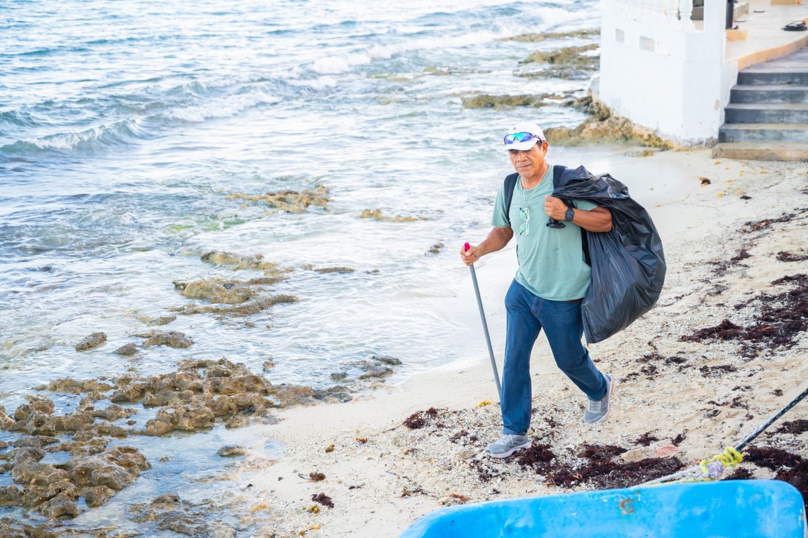 Cozumel retira 96 kilos de basura de sus playas
