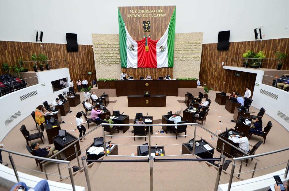 Con estrictas medidas de prevención sesiona pleno del Congreso del estado
