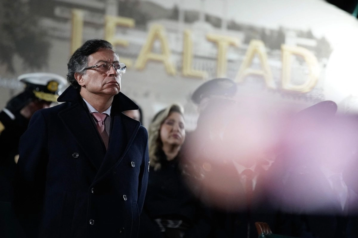 Petro denuncia que bombardeos en la frontera con Ecuador deja 27 muertos