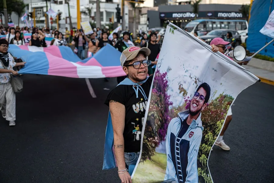 Primera marcha trans de Perú alza la voz ante ''políticas medievales'' y estigmatización