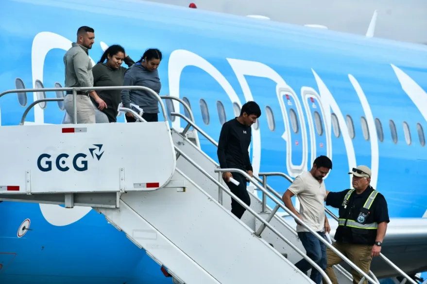 Estados Unidos deporta a Costa Rica a los primeros 25 extranjeros tras acuerdo migratorio