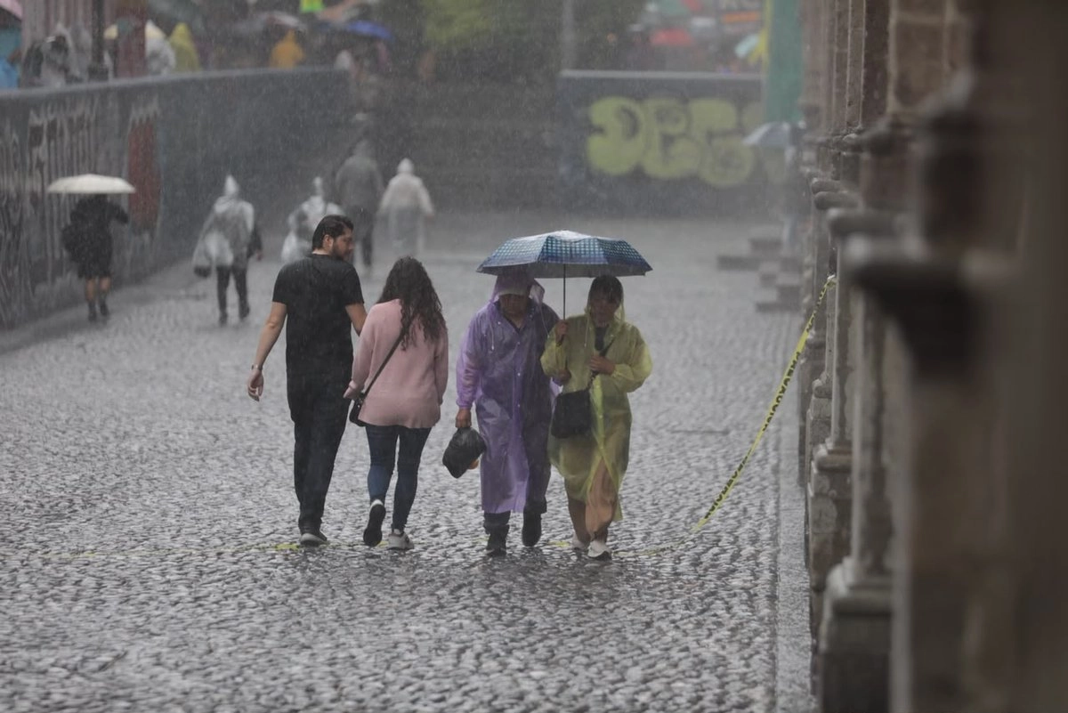 SMN alerta por lluvias torrenciales en la península de Yucatán