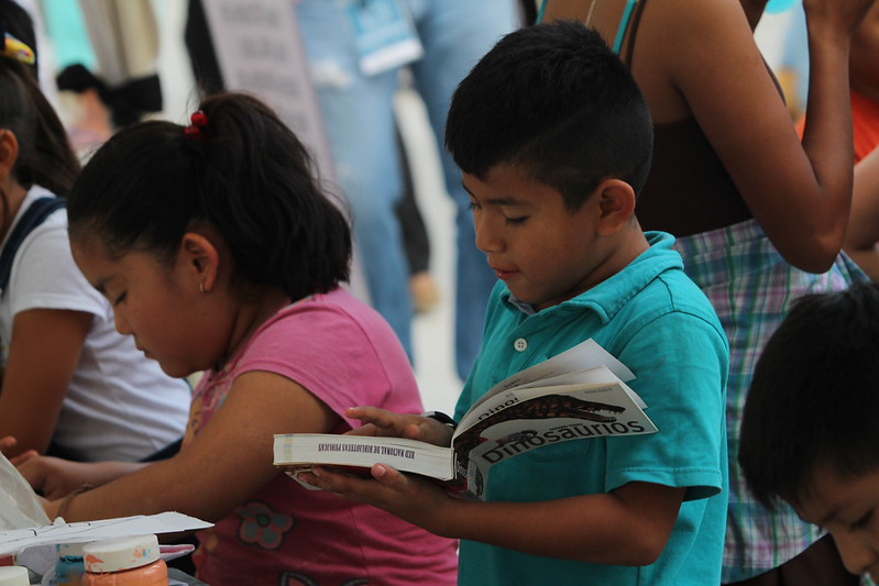 Leer en casa con los padres fomenta el gusto por la lectura