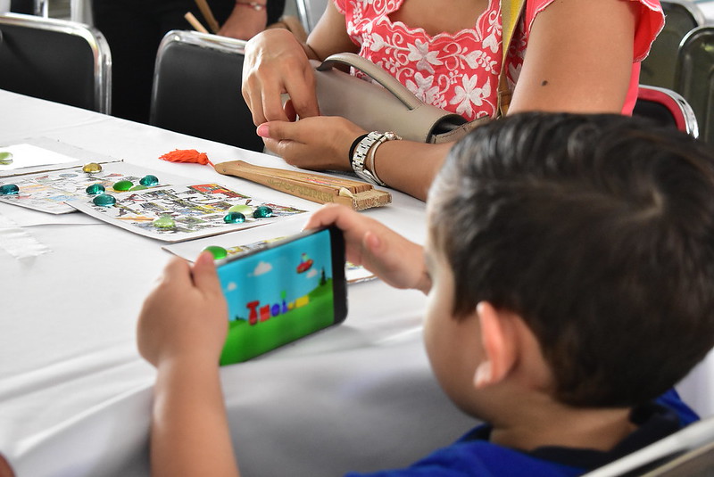 Los teléfonos y las tabletas, los perjuicios 