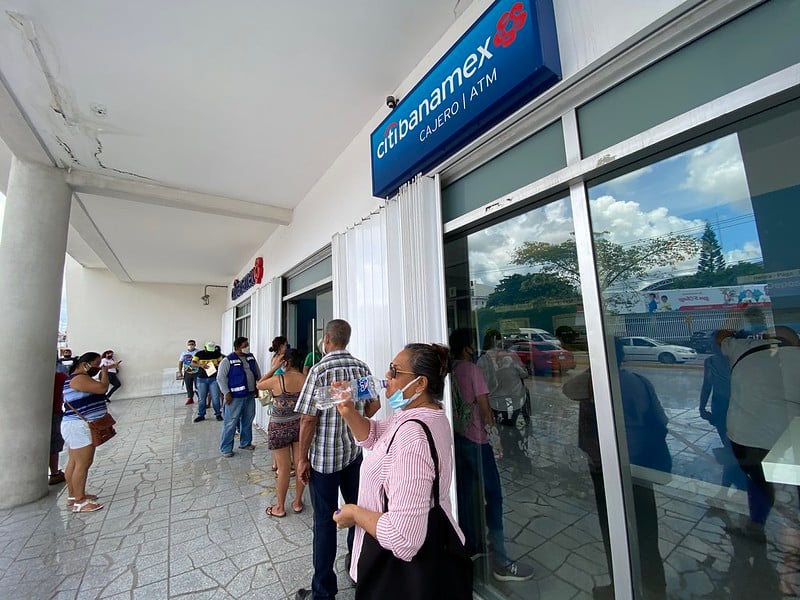 Bancos no abrirán el 1° de enero; clientes pueden acudir a banca móvil o cajeros