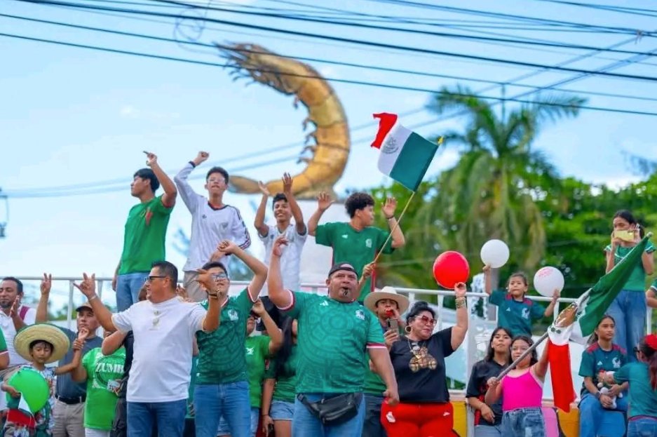Celebran en Carmen triunfo de la Selección Mexicana en el partido inaugural del Mundial