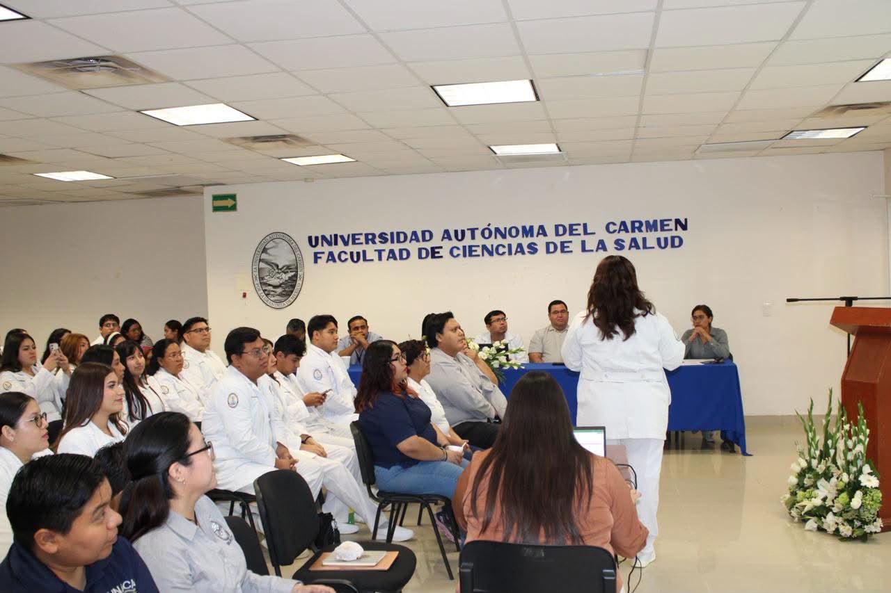 30 por ciento de los estudiantes egresados de Medicina de la Unacar esperarán un año para hacer su internado