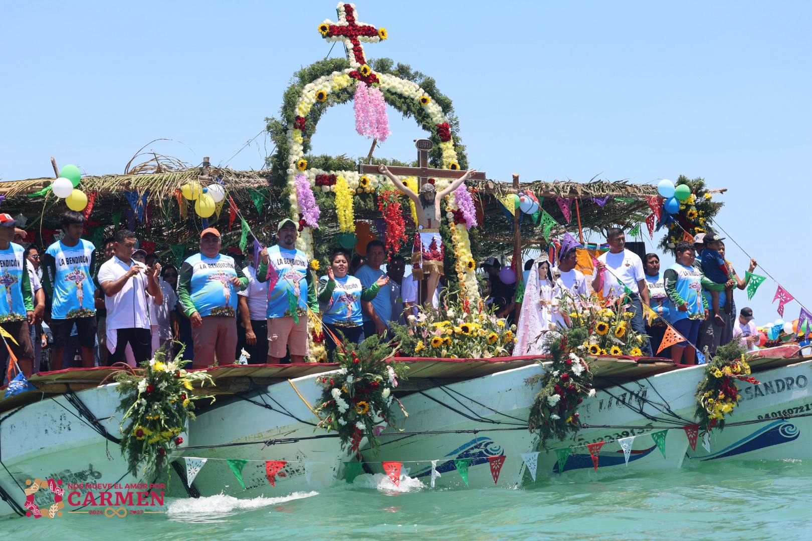 Cientos participaron en el paseo de la imagen del Cristo del Pescador en Isla Aguada
