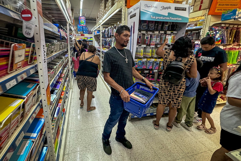 Compras de última hora dan oxígeno a papelerías de Ciudad del Carmen