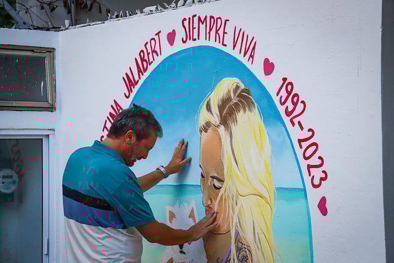 Emiten ficha roja de Interpol por feminicidio de Agostina Jalabert en Quintana Roo