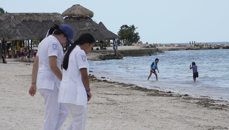 Alertan a vigilar que los estudiantes de secundaria y preparatoria para que no deambulen en Playa Norte