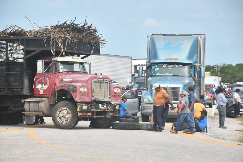 Productores de caña bloquean carretera Campeche-Champotón por falta de acuerdos en apoyos