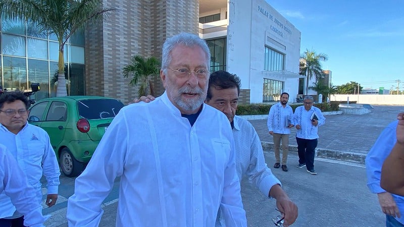 Liberan a ex rector de la UACAM; su defensa demostró que no evadiría su responsabilidad jurídica