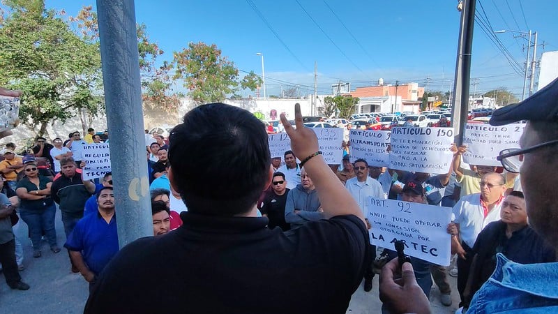 Taxistas se manifiestan contra las plataformas que no pagan impuestos en Campeche