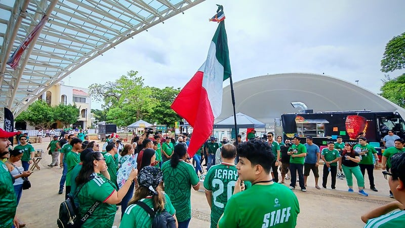 Celebran en Carmen triunfo de la Selección Mexicana en el partido inaugural del Mundial