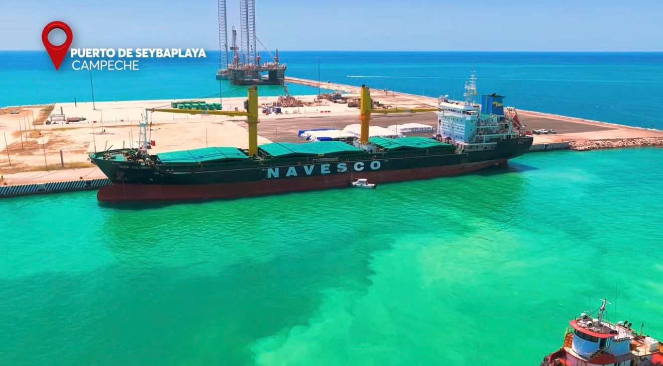 Sale primera exportación de 4 mil 400 toneladas de azúcar desde Seybaplaya