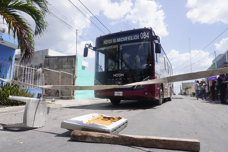 Apagón provoca bloqueo vial y reclamos contra la CFE en Campeche