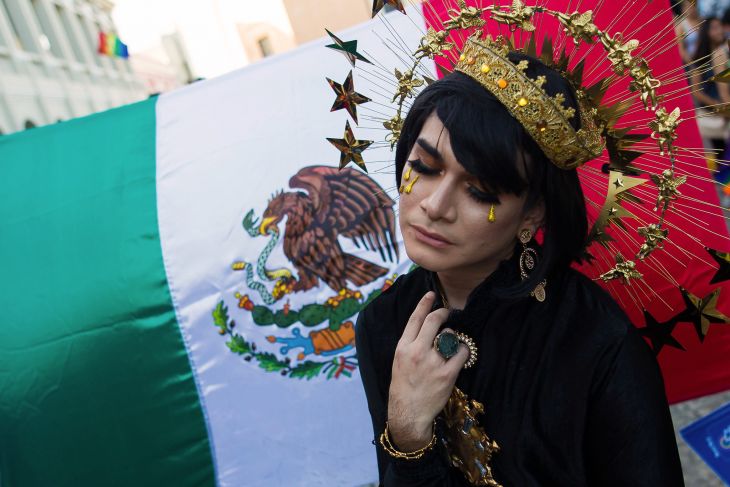 Colectivos LGBTTTI exigen disculpa por ‘discurso de odio’ de arzobispo de Yucatán